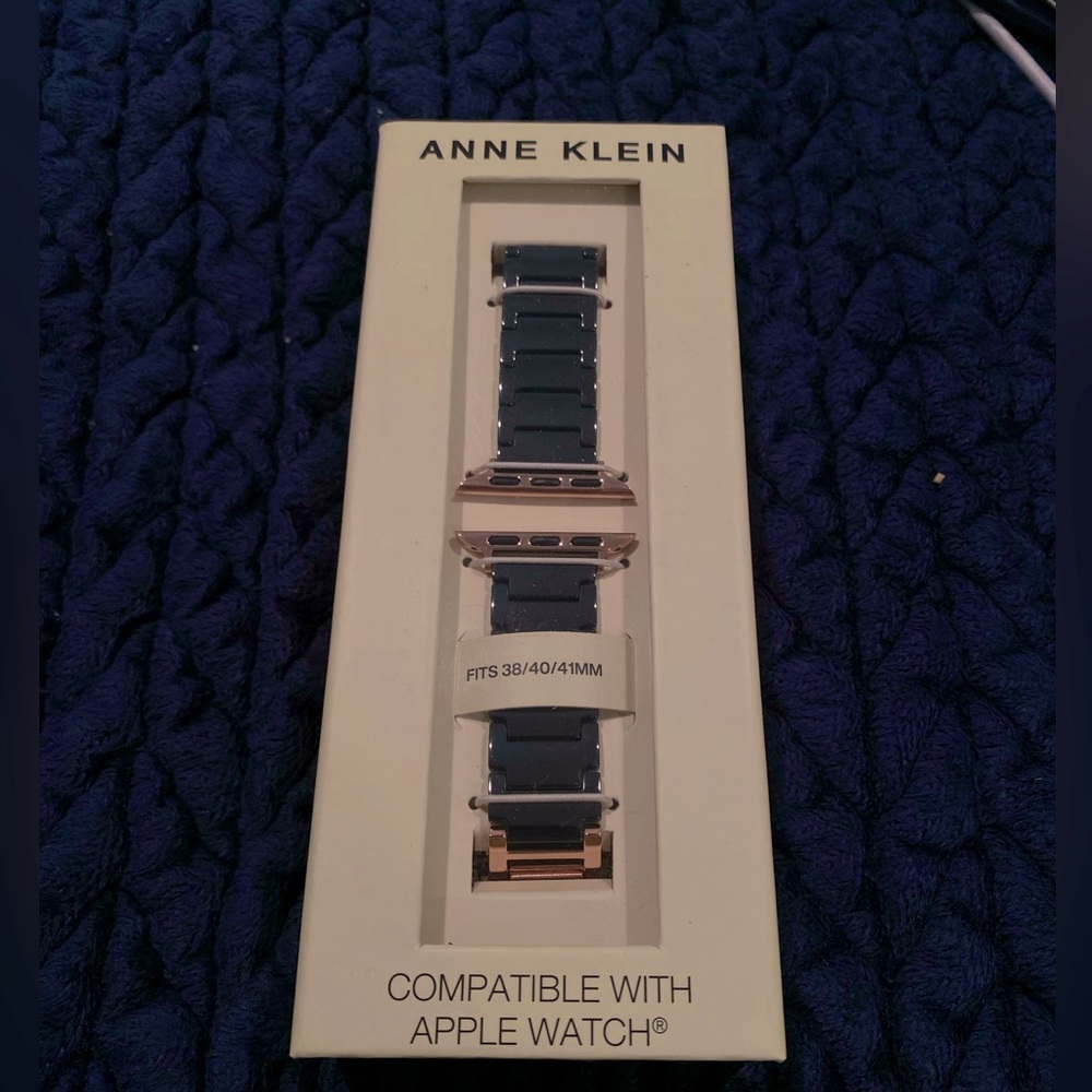 Anne Klein Apple Watch wrist band & 40mm Apple Watch cover